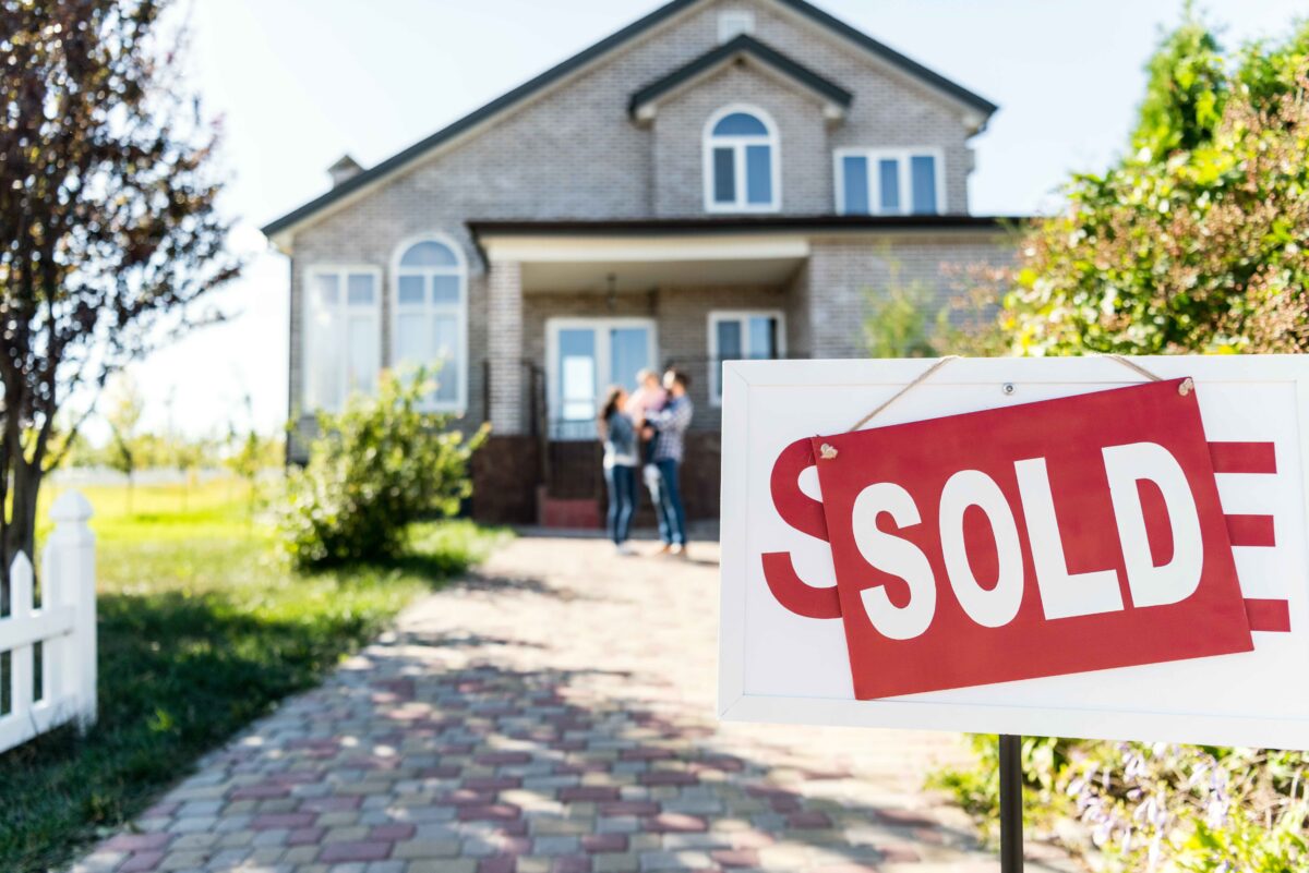 NextImg:How to Decide to Accept an Offer