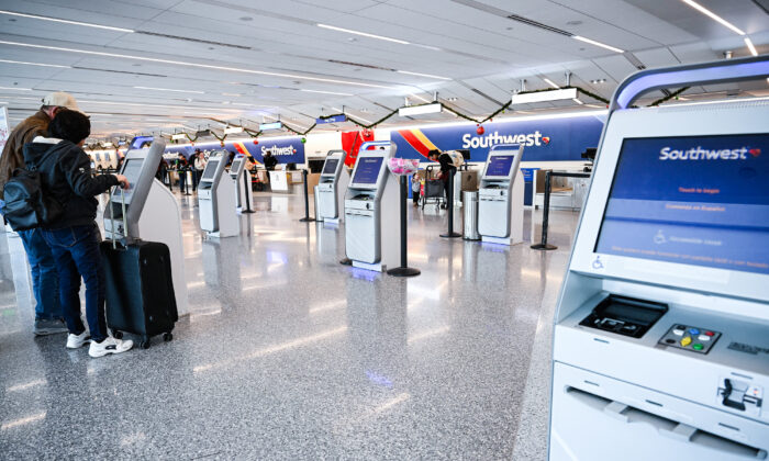 Biden Administration Extends COVID-19 Vaccine Mandate for Foreign Arrivals