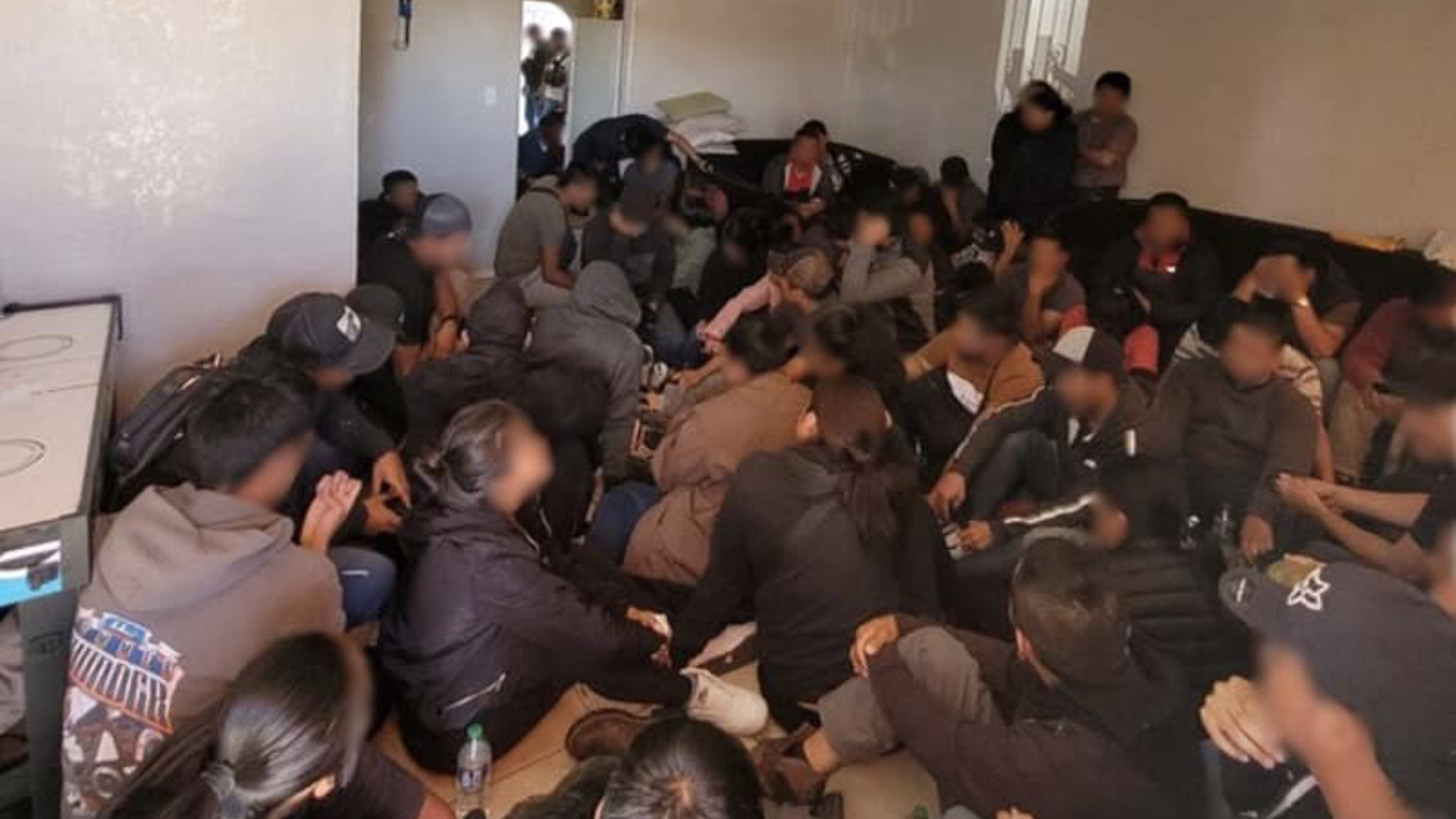 Border Agents Find Over 140 Illegal Immigrants in 2 Stash House Raids - Vimarsana News