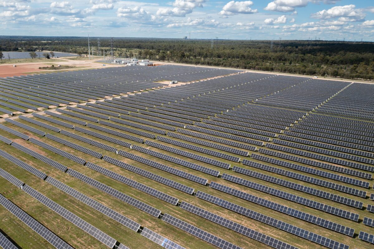 NextImg:Australia's Largest Solar Farm Completes Construction, Prepares for Full Operation