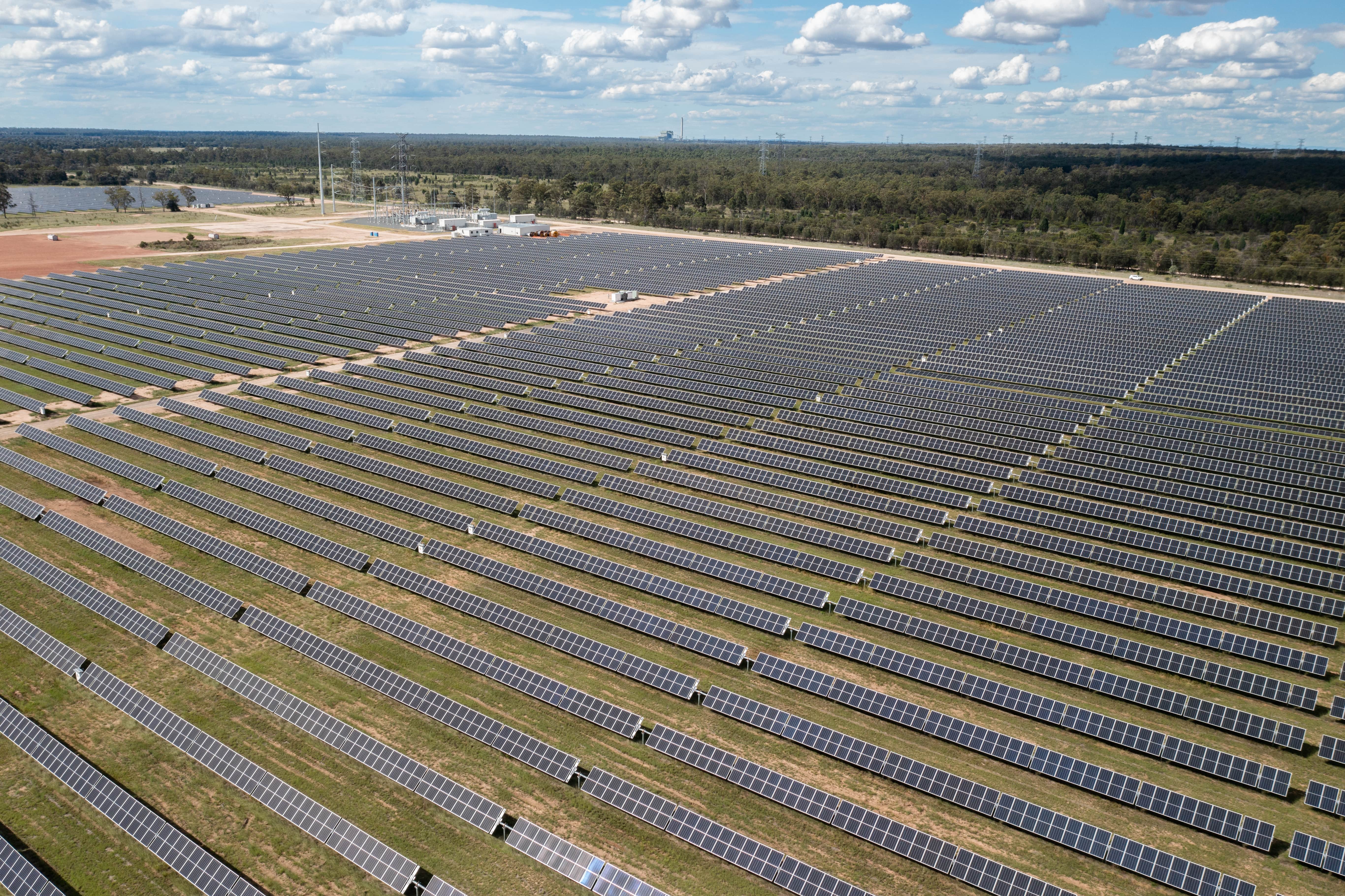 Australia's Largest Solar Farm Completes Construction, Prepares for Full Operation - Vimarsana News