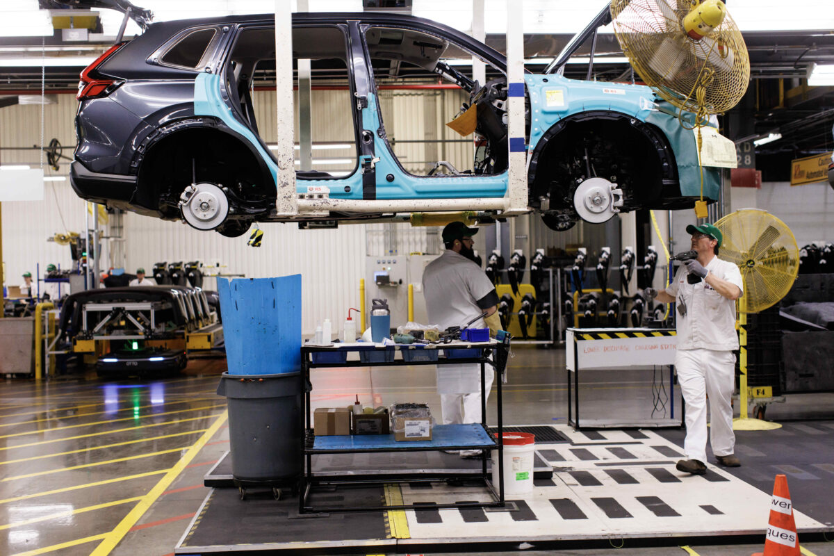 NextImg:Canadian Economy Added Over 35,000 Jobs in March: StatCan