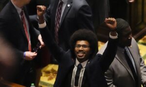Tennessee House Votes on Expulsion of 3 Democrat Members for Gun Control Demonstration