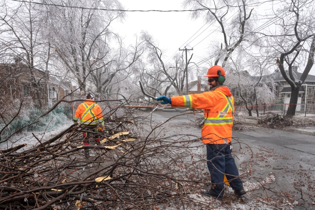 Hundreds of Thousands Without Power After Quebec Ice Storm That Left ...