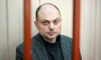 Lawyer: 25-year Term Sought for Russian Opposition Figure