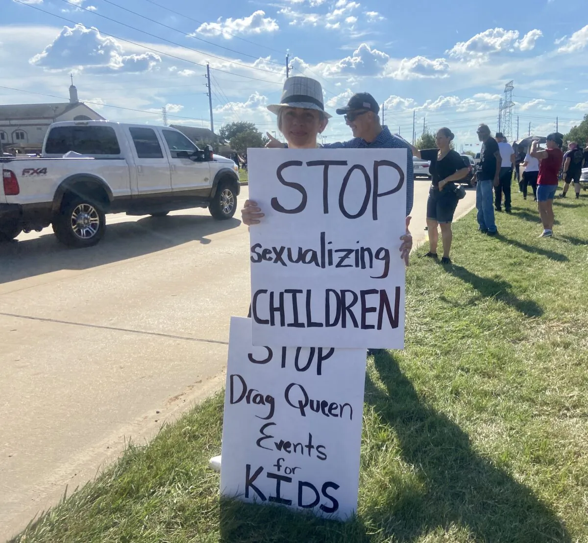 Conservative Texans showed up to protest a drag-queen event held at a Katy, Texas, church Sept. 24, 2022. (Darlene McCormick Sanchez/The Epoch Times)