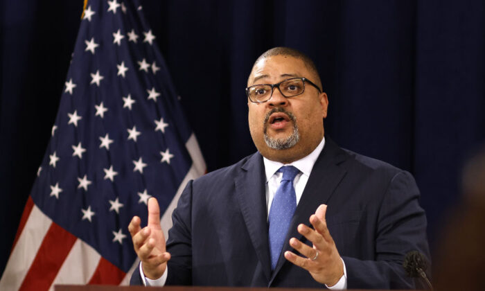 Manhattan District Attorney Alvin Bragg speaks during a press conference following the arraignment of former U.S. President Donald Trump in New York City on April 4, 2023. (Kena Betancur/Getty Images)
