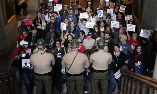 People Protest Expulsion of Legislators at Tennessee State Capital