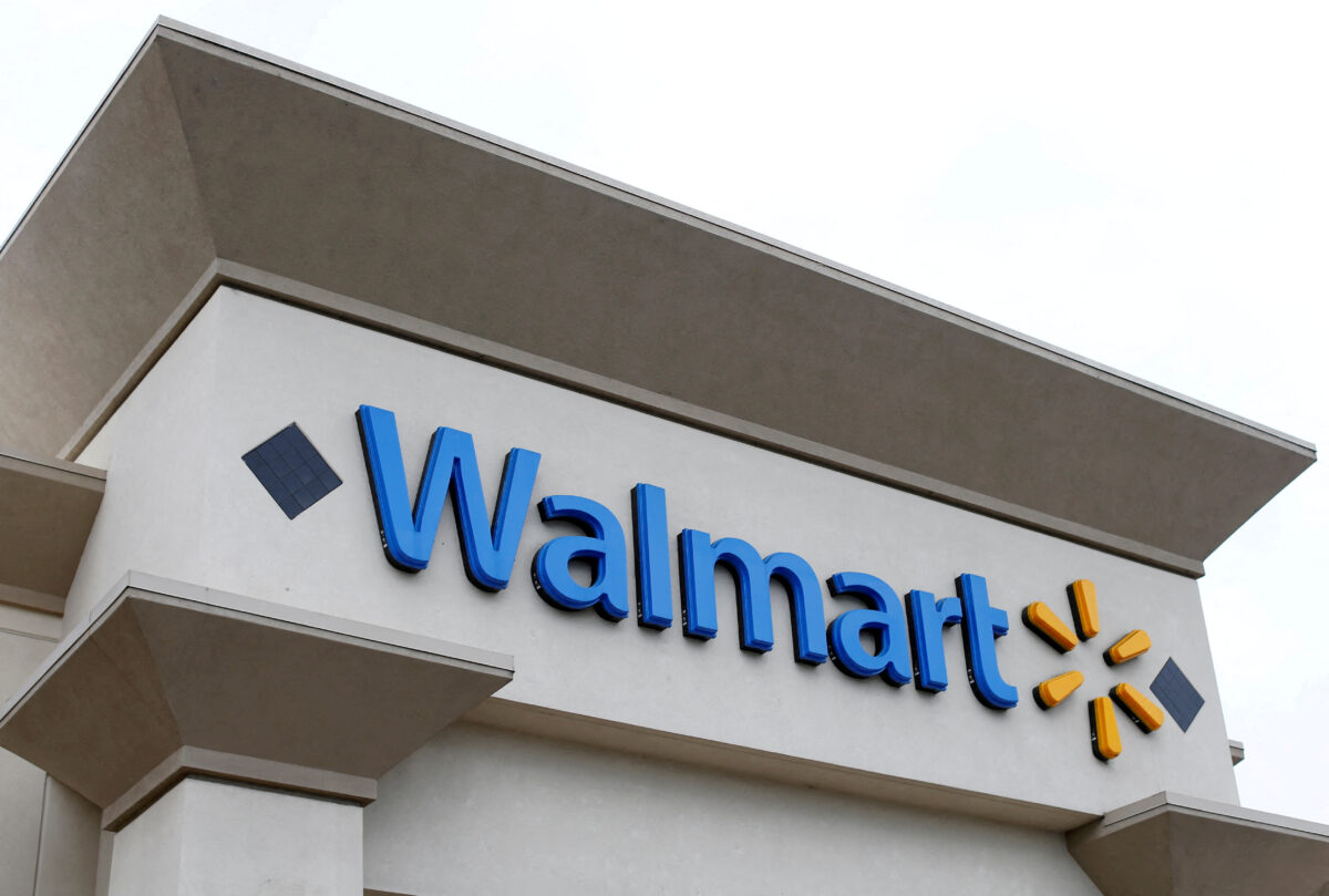 NextImg:Walmart Sees Sustained Pressure From Inflation as It Begins Automation Push