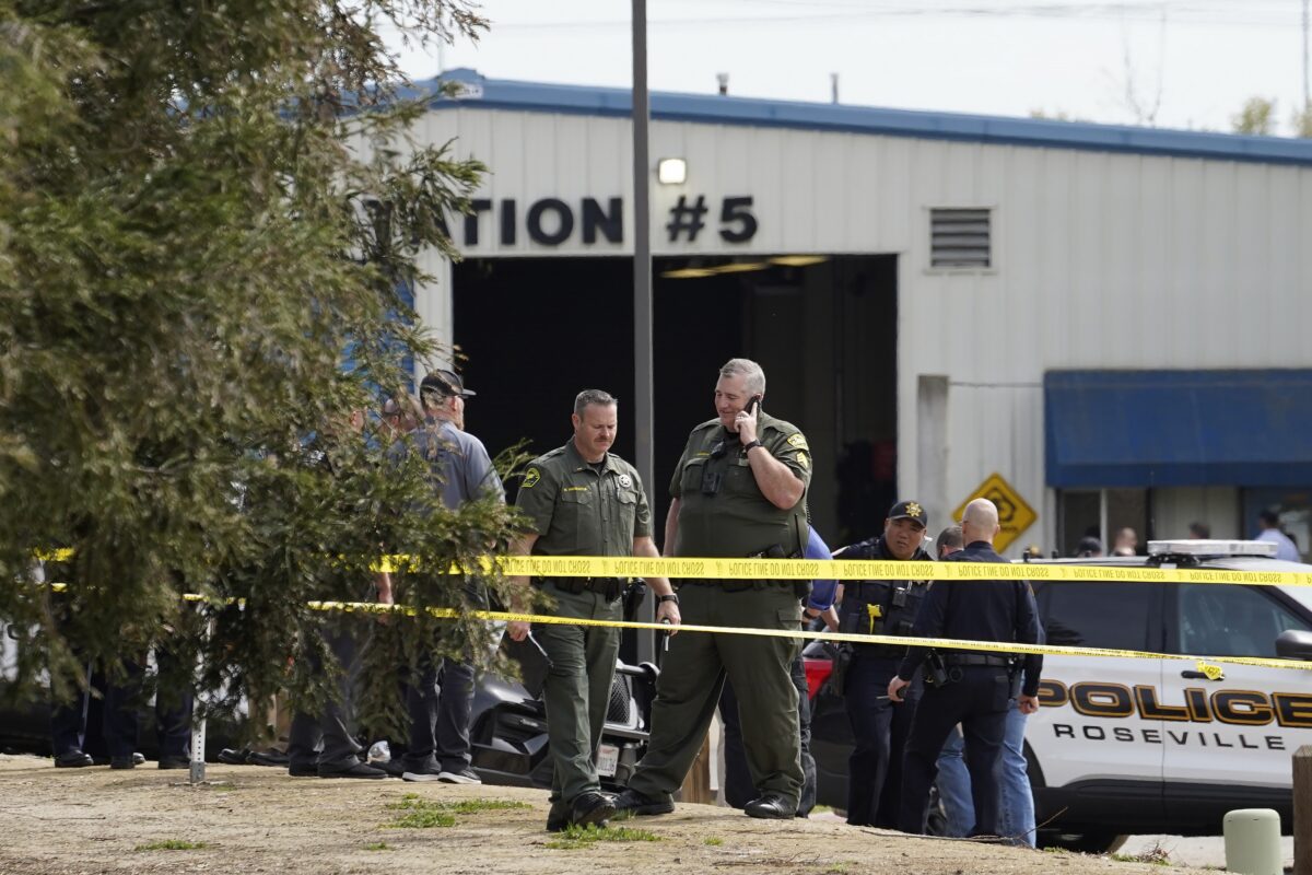 NextImg:Man Kills Hostage at California Park After Wounding Officer
