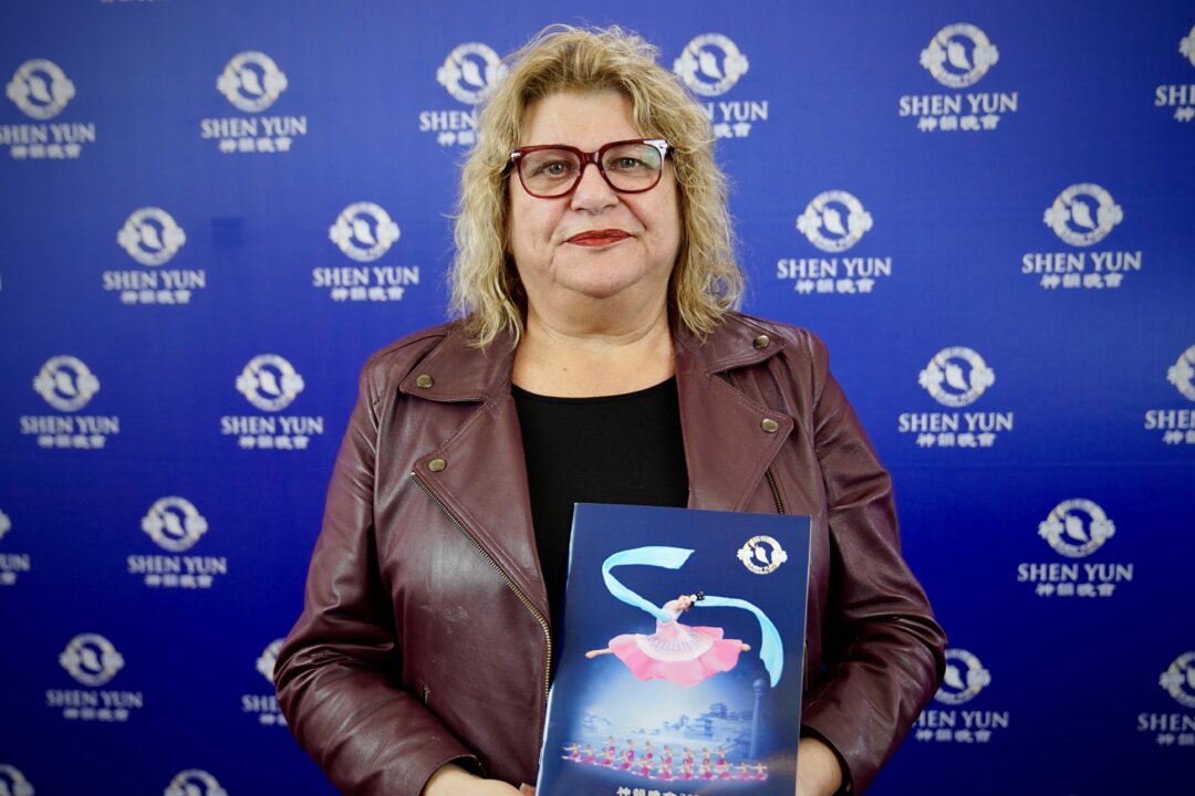 South Australian Labor MLC Irene Pnermatikos attends Shen Yun Performing Arts at Festival Theatre in Adelaide, Australia, on April 7, 2023. (NTD)