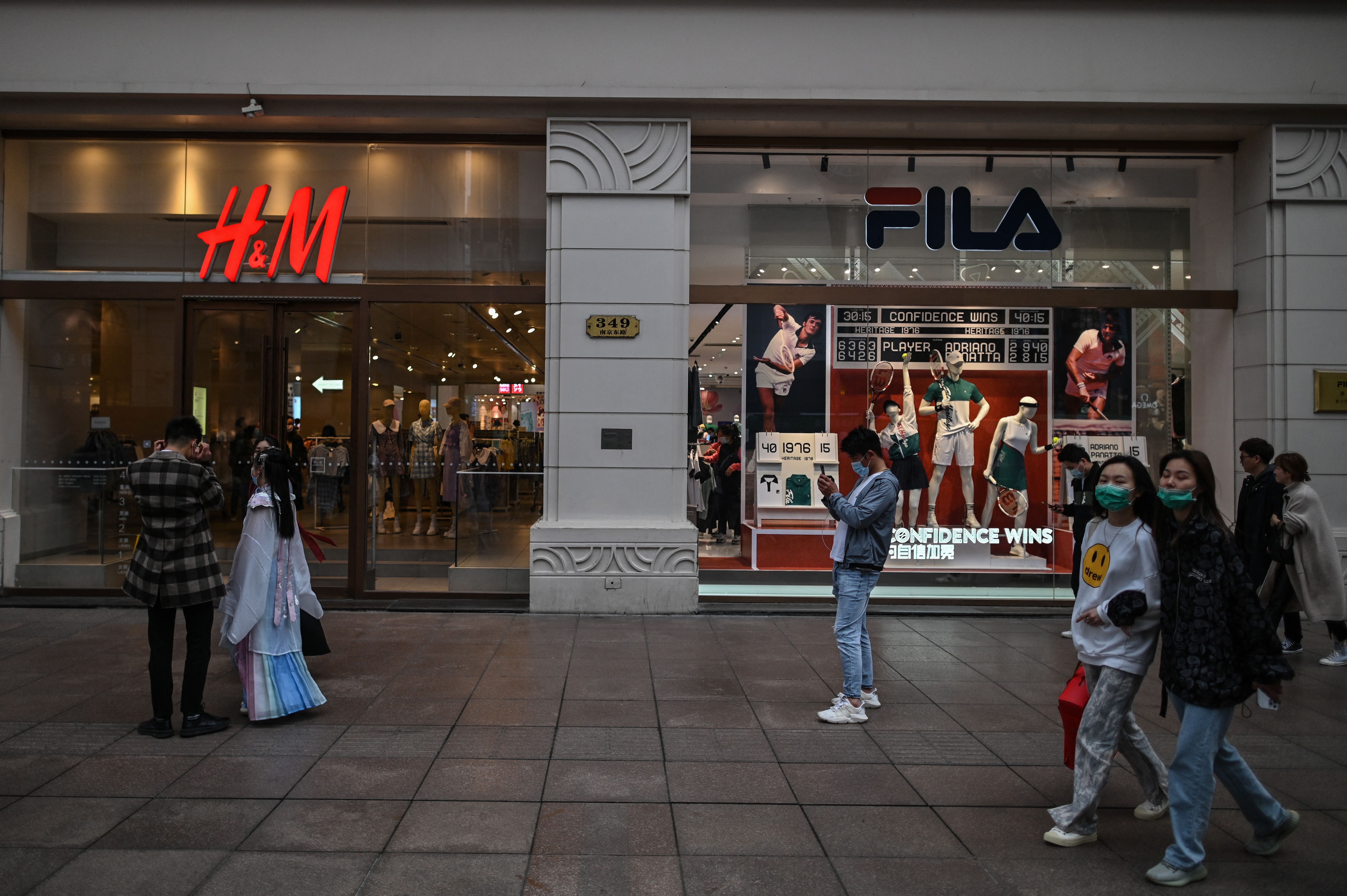 Shanghai's Commercial Attractiveness Wanes as a Population Crisis Emerges - Vimarsana News
