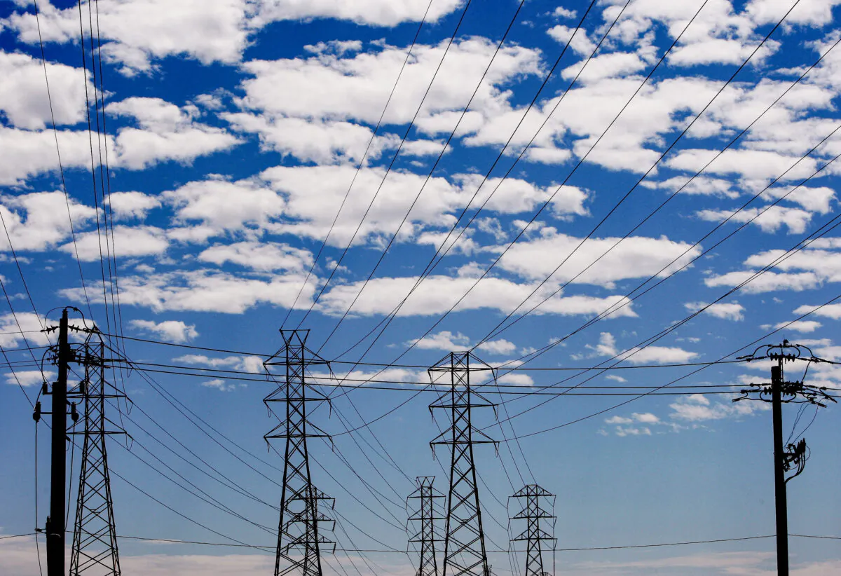Towers carrying electrical lines are shown in this file photo in South San Francisco, Calif., on Aug. 30, 2007. (Justin Sullivan/Getty Images)