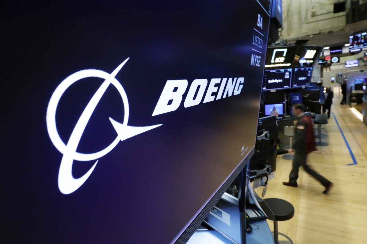 NextImg:FAA Says Leaky Faucets Are a Safety Problem on Boeing 787s