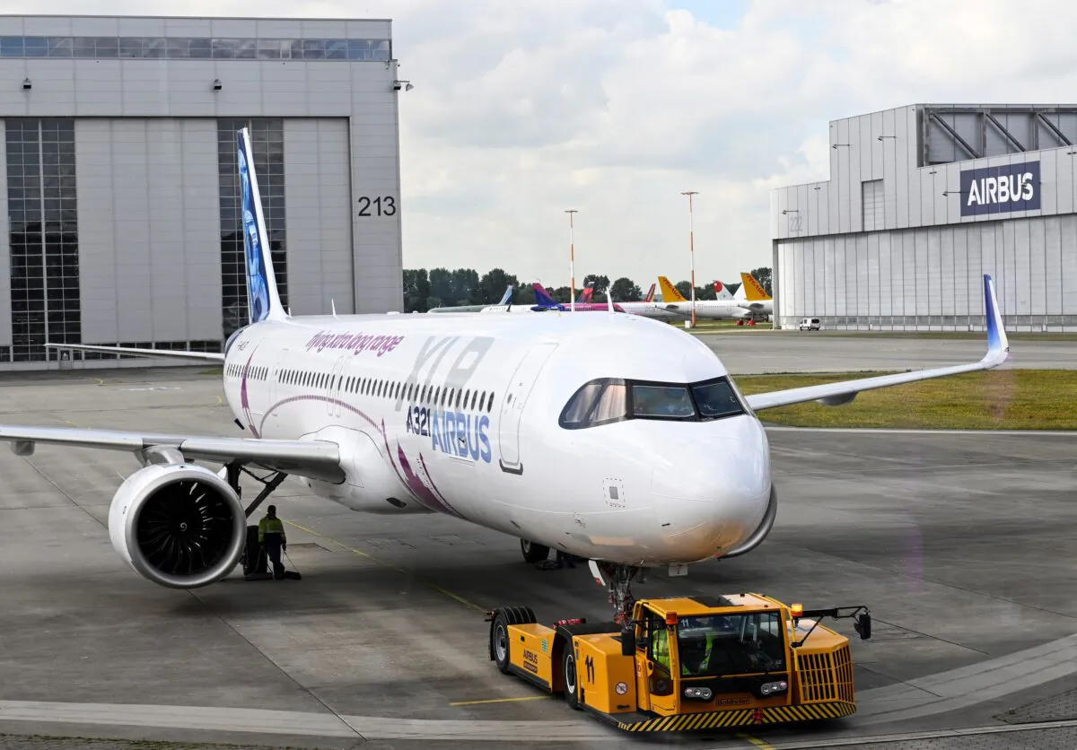 Airbus A321XLR is being prepared before take-off for its maiden flight at Hamburg-Finkenwerder Airport, Germany, on June 15, 2022. (Fabian Bimmer/Reuters)