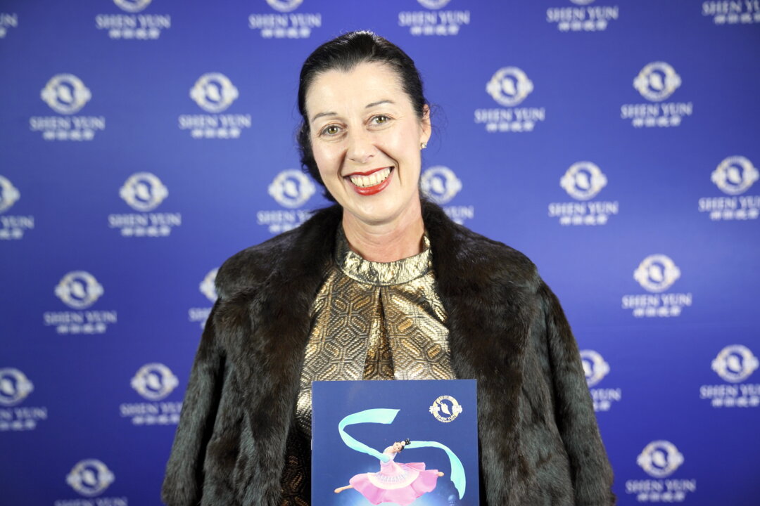 Tabatha Ramsay enjoyed Shen Yun at Adelaide's Festival Theatre on the evening of April 8, 2023. (NTD)