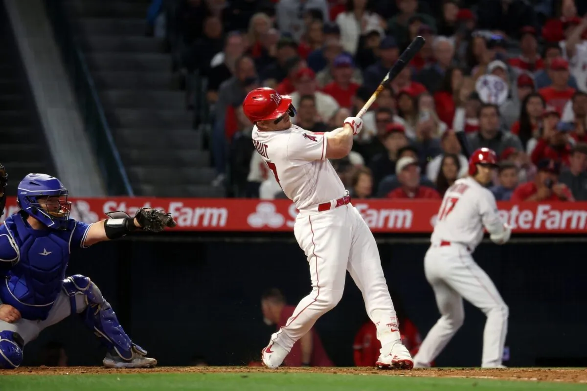 Los Angeles Angels center fielder Mike Trout (27) hits a 3-run home run during the fifth inning against the Toronto Blue Jays at Angel Stadium in Anaheim, Calif., on Apr 8, 2023. (Kiyoshi Mio/USA TODAY Sports via Field Level Media)