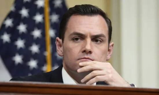 Embedded Chinese Digital Modules Threaten US Smart Devices: Congressmen