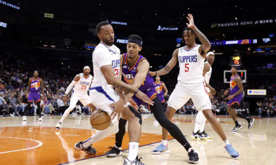 Clippers Rally Past Suns, Secure No. 5 Seed in West