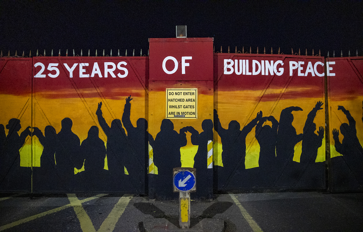 Northern Ireland Troubles Victims Give Cautious Welcome to Peace Deal Anniversary - Vimarsana News