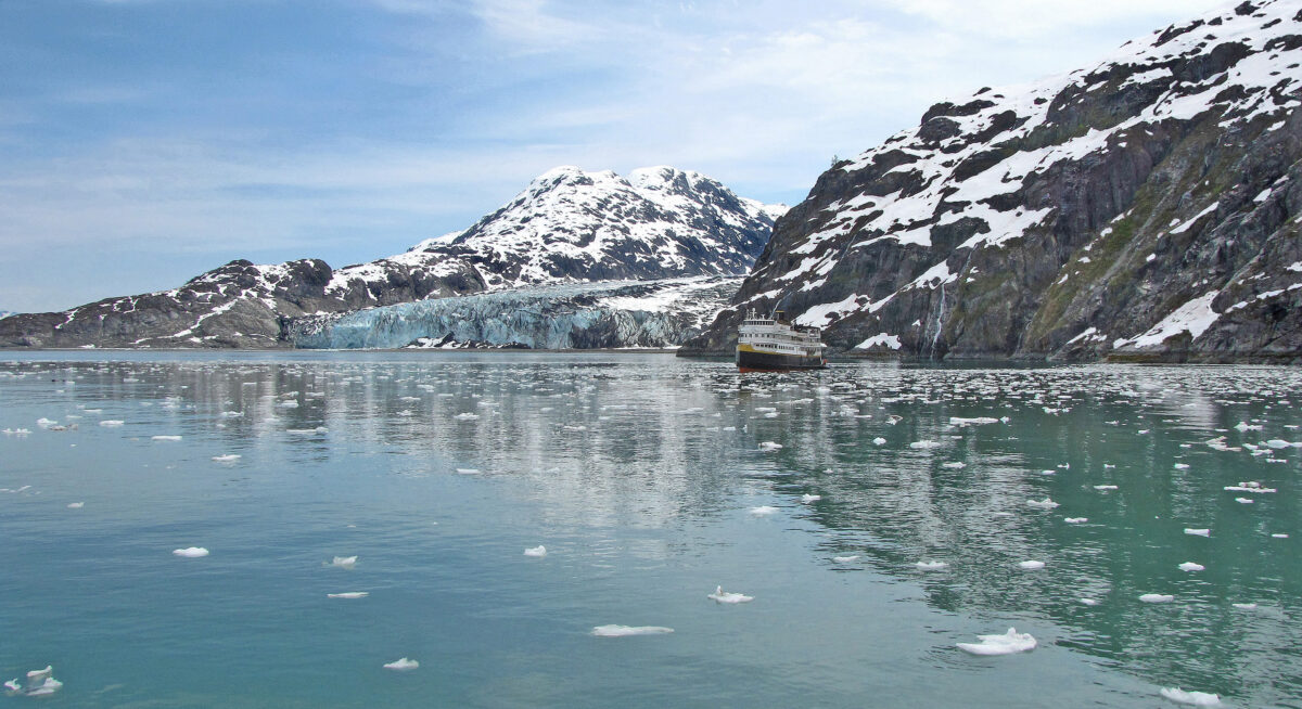 NextImg:Kayaking Among Whales and Bears in Alaska’s Glacier Bay National Park