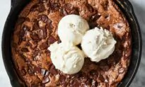 This Skillet Brownie Is a Gooey-Center-Meets-Crispy-Edge Work of Art