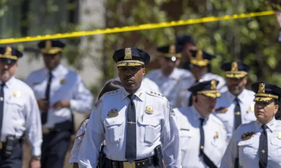 Washington Mayor Launches Search for New Police Chief Amidst Police Shortage