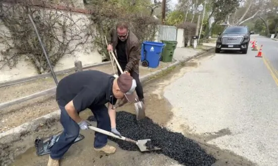 Fed up by LA Pothole, Arnold Schwarzenegger Fills It Himself