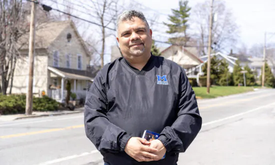 Middletown School District Board Member Kevin Gomez Runs for Reelection