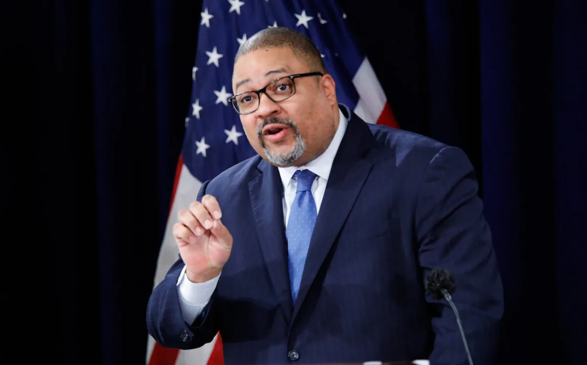 Manhattan District Attorney Alvin Bragg speaks during a press conference following the arraignment of former U.S. President Donald Trump in New York City on April 4, 2023. (Kena Betancur/Getty Images)