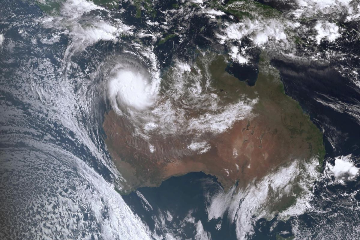 Australia Tracking Category 5 Storm as It Prepares to Make Landfall Over Coastal Towns - Vimarsana News