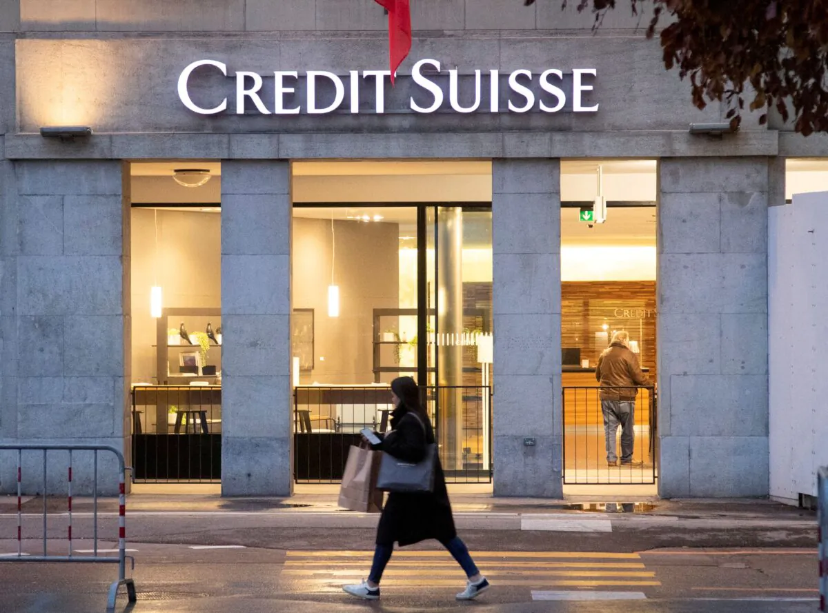 The logo of Swiss bank Credit Suisse in front of a branch office in Bern, Switzerland, on Nov. 29, 2022. (Arnd Wiegmann/Reuters)