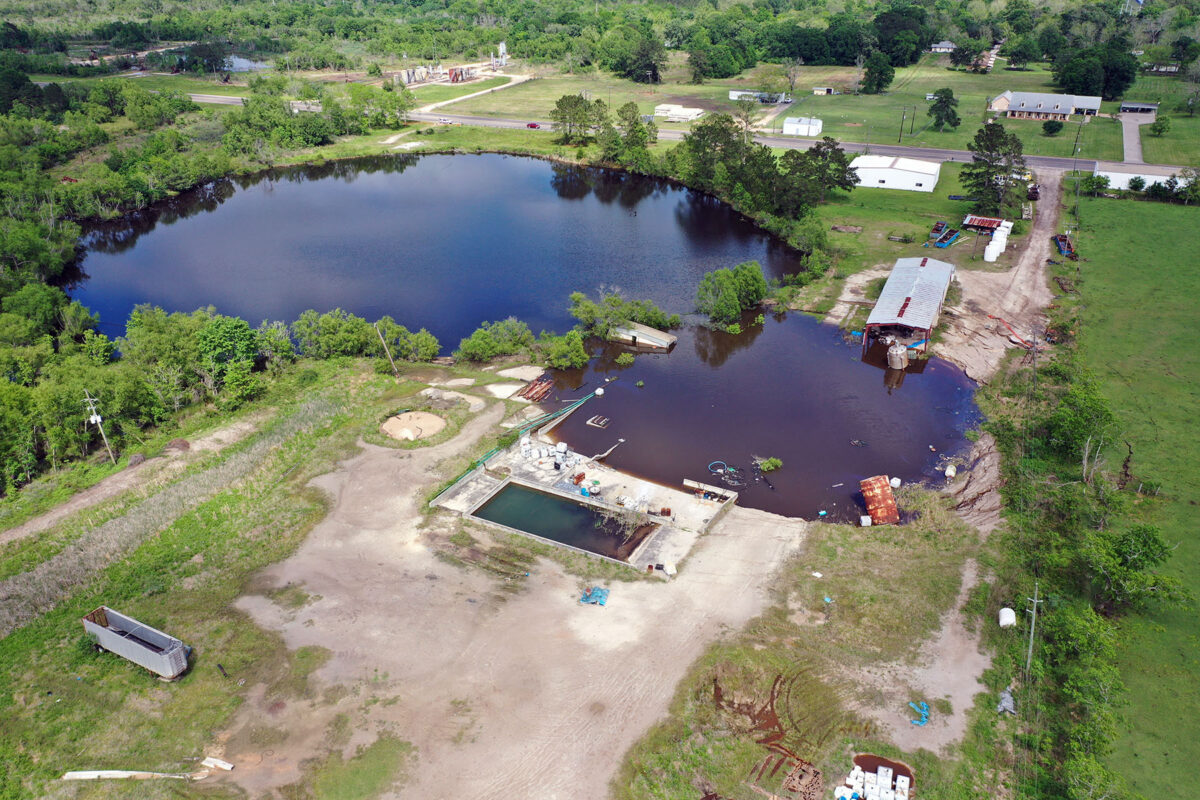 NextImg:Texas Residents Fearful as Massive Sinkhole Swallows Structures in Small Town