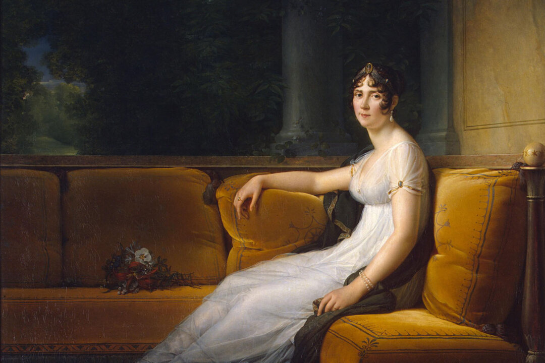 Madame Bonaparte wearing an empire silhouetted, diaphanous dress, still in vogue today. Detail from Jospehine's 1801 portrait François Gérard. Oil on canvas. Hermitage Museum, Saint Petersburg. (Public Domain)
