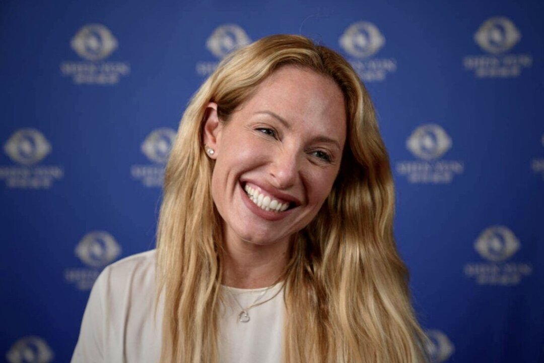 Daniella Lugassy enjoyed Shen Yun at The Shlomo Lahat Opera House, in Tel Aviv, on April 12, 2023. (NTD)