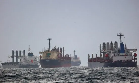 Turkey Closes Strategic Waterway to UK Minesweeping Ships Bound for Ukraine