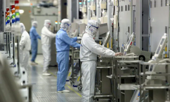 Japan Takes Clear Stance Against CCP by Curbing Chinese Access to Chipmaking Equipment: Expert