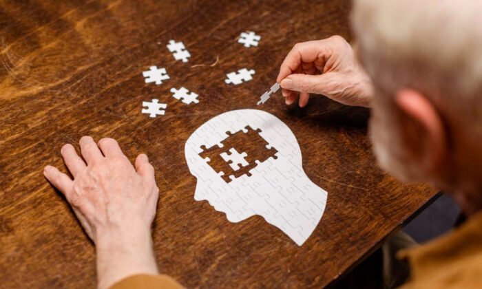 Social Isolation Increases Risk of Dementia in Elderly, Experts Recommend Ways to Prevent Dementia