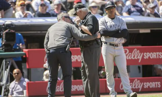 Umpire Vanover Released From Hospital After ‘Scary’ Beaning