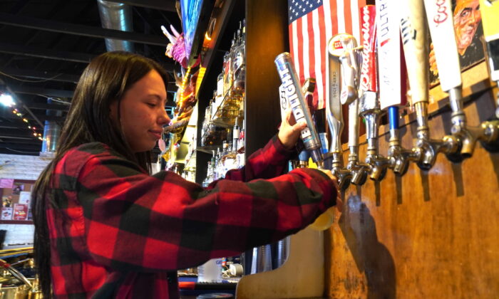 Australias 1st Womens Sports Bar Closes After 4 Months