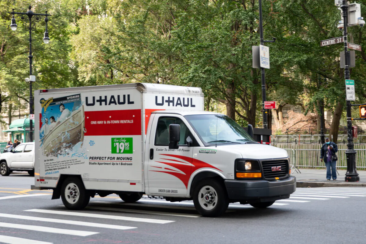 A U-Haul van in New York City. (Chung I Ho/The Epoch Times)