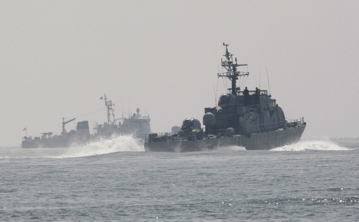 NextImg:South Korea Fires Warning Shots After North's Boat Crosses Sea Border