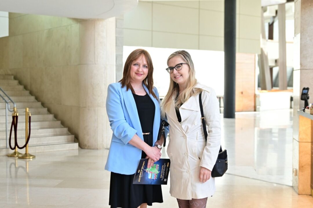 Kathy Naimark enjoyed Shen Yun in Tel Aviv, Israel on April 13, 2023. (Karen Zrhien/The Epoch Times)