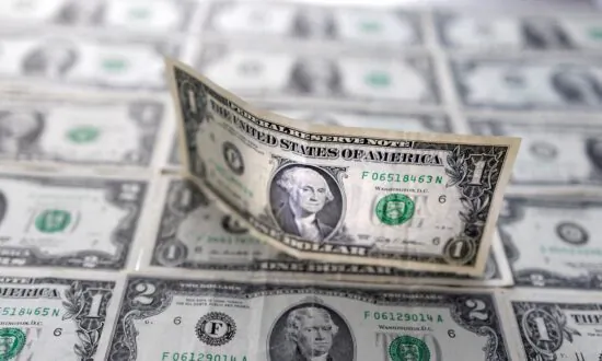 Dollar Holds Firm Ahead of Inflation-Heavy Data Deluge