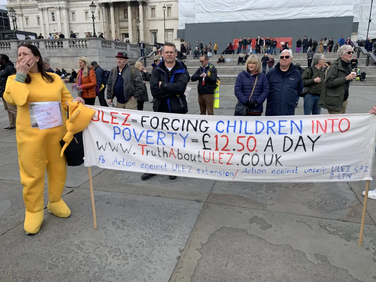 Anti-ULEZ protesters in London on April 15, 2023. (Owen Evans/The Epoch Times)