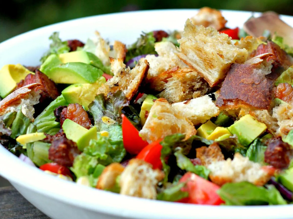 This deconstructed BLT salad balances crispy bacon with creamy avocado and fresh leafy greens. (Lynda Balslev for Tastefood)