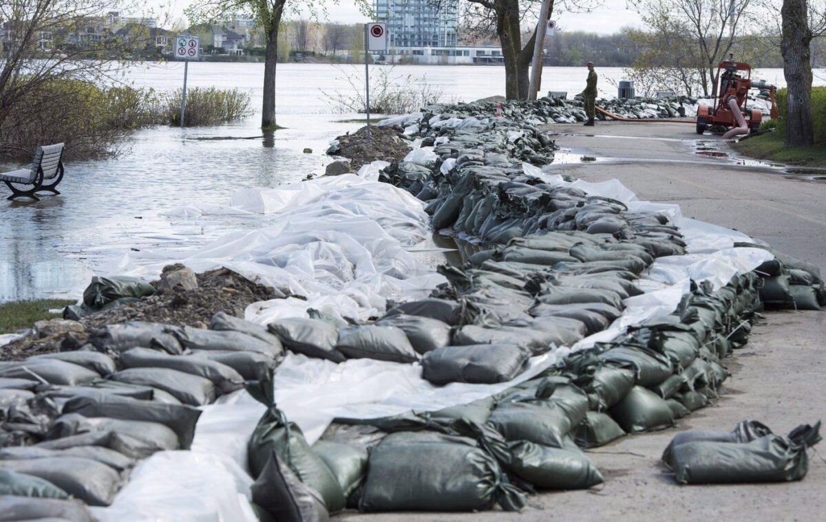 NextImg:Spring Flooding: Some Montrealers Warned to Pack Emergency Kits, Protect Their Homes