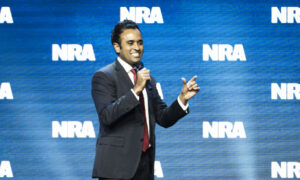 GOP Presidential Hopefuls Pitch Plans to Support Gun Rights to NRA Conference