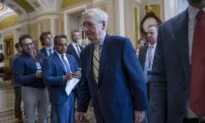 GOP Leader McConnell Returns to Senate After Head Injury