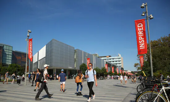 Government Introduces Law to Cap University International Student Intake